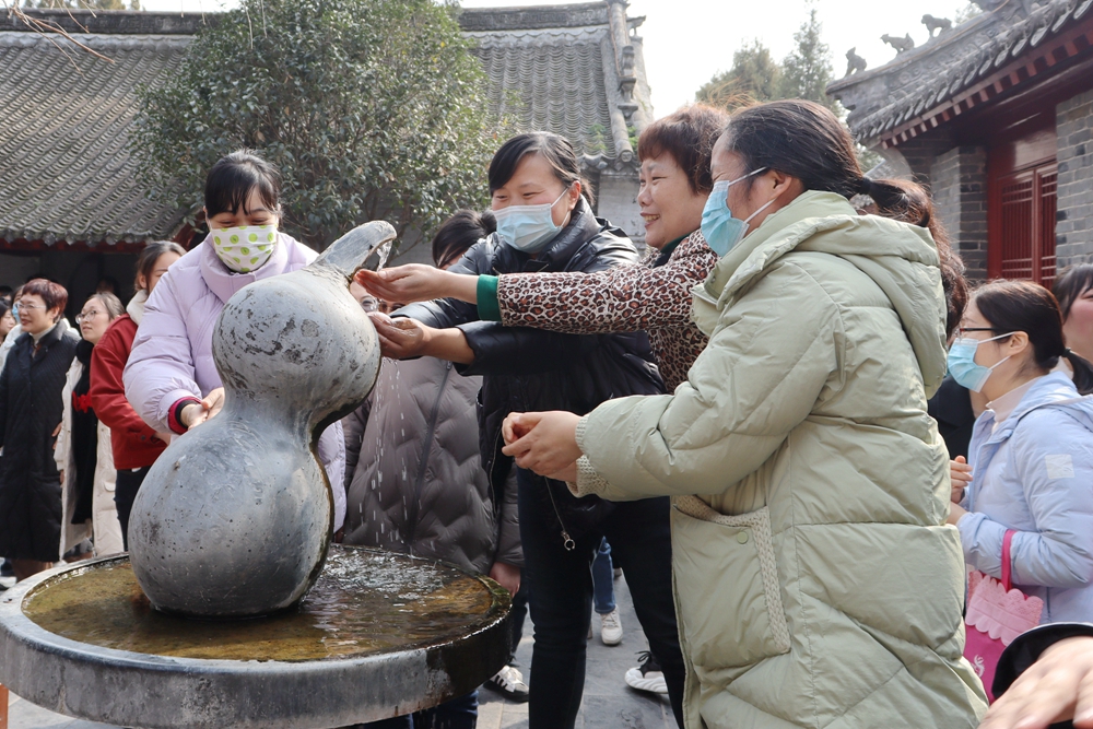接水_副本.jpg